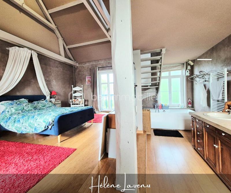 Propriété - 271 m² - 12 pièces