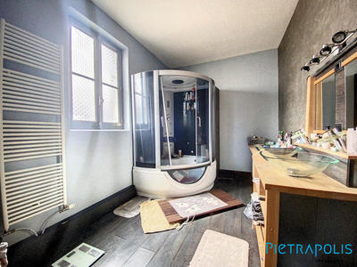 Maison ancienne - 205 m² - 8 pièces