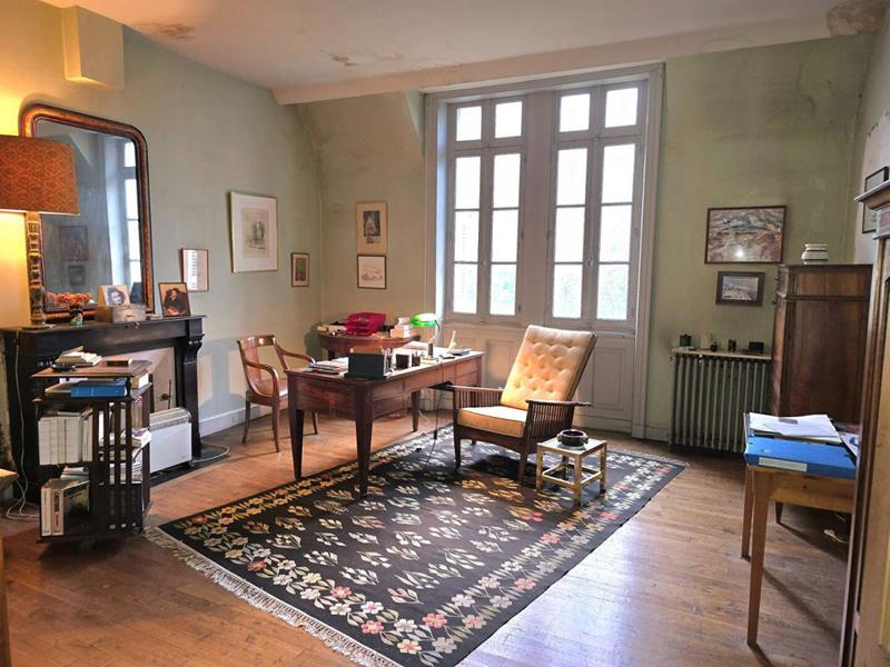 Demeure - 417 m² - 12 pièces