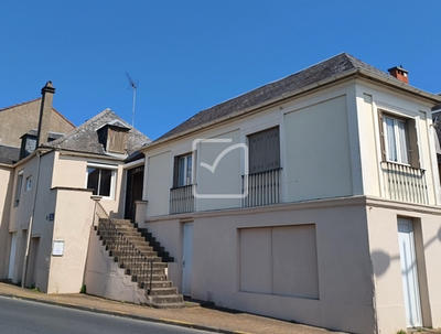 Maison - 95 m² - 8 pièces