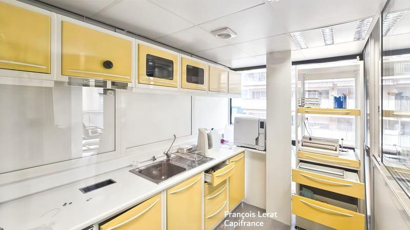 Local d'activité / Entrepôt - 83 m² - 6 pièces