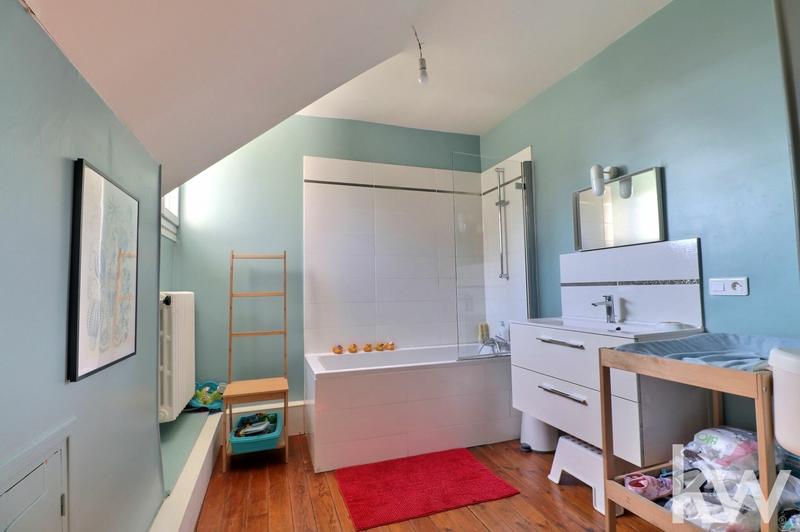 Maison - 150 m² - 8 pièces