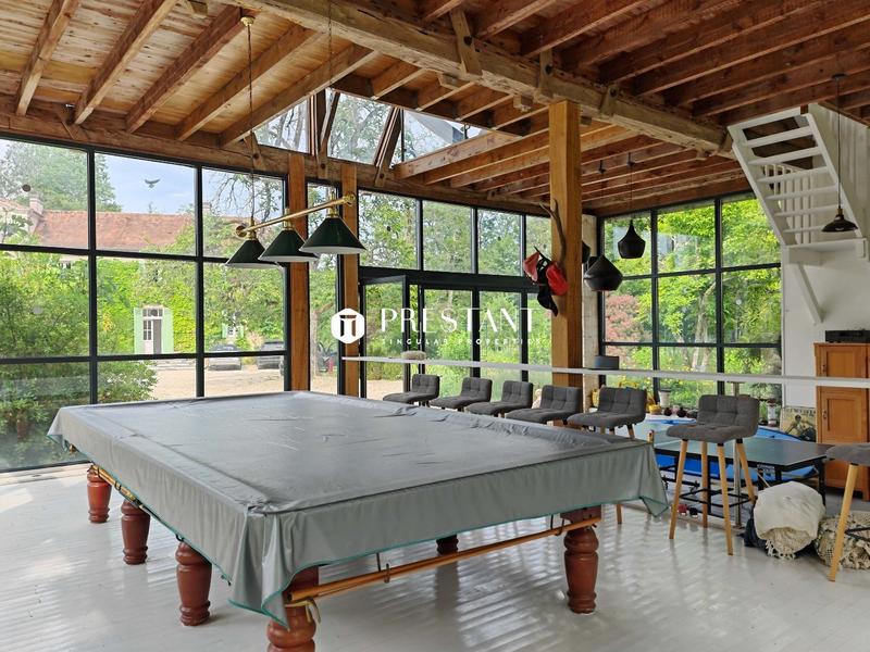 Demeure - 524 m² - 13 pièces