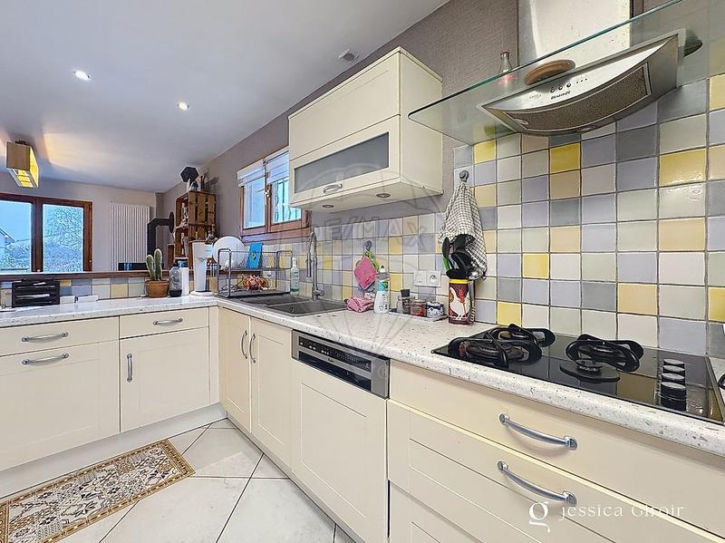 Maison - 137 m² - 7 pièces