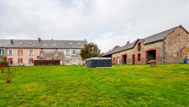 Propriété - 469 m² - 16 pièces