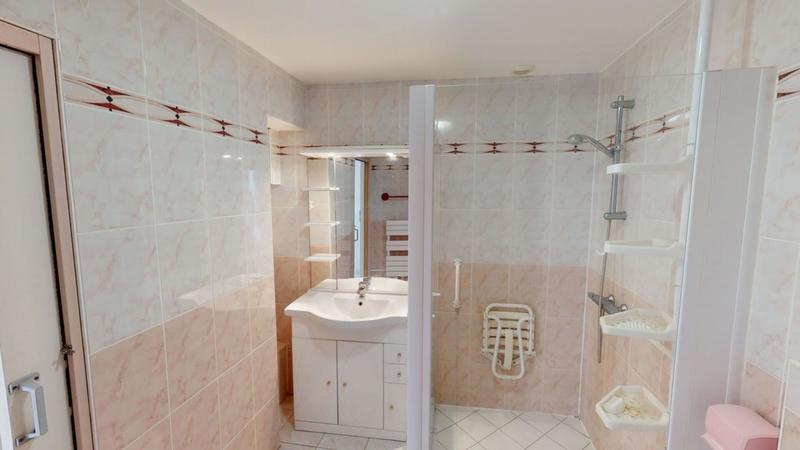 Maison - 212 m² - 9 pièces