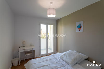 Chambre - 9 m² - 5 pièces