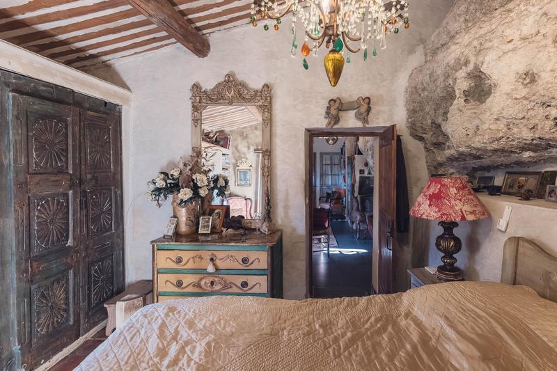 Maison en pierre - 215 m² - 7 pièces