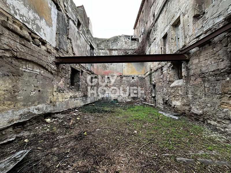 Maison - 300 m² - 12 pièces