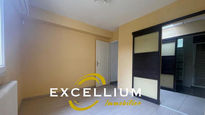 Maison - 182 m² - 6 pièces