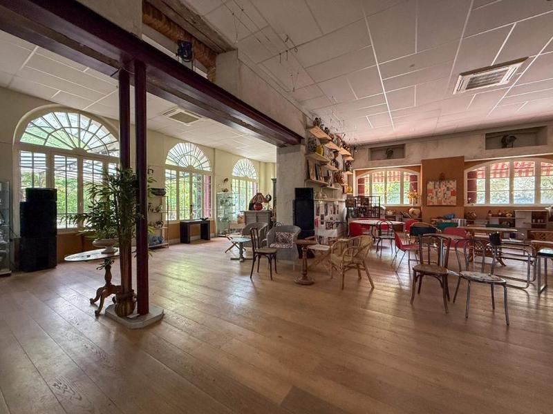 Château - 400 m² - 11 pièces