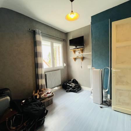 Maison - 182 m² - 8 pièces