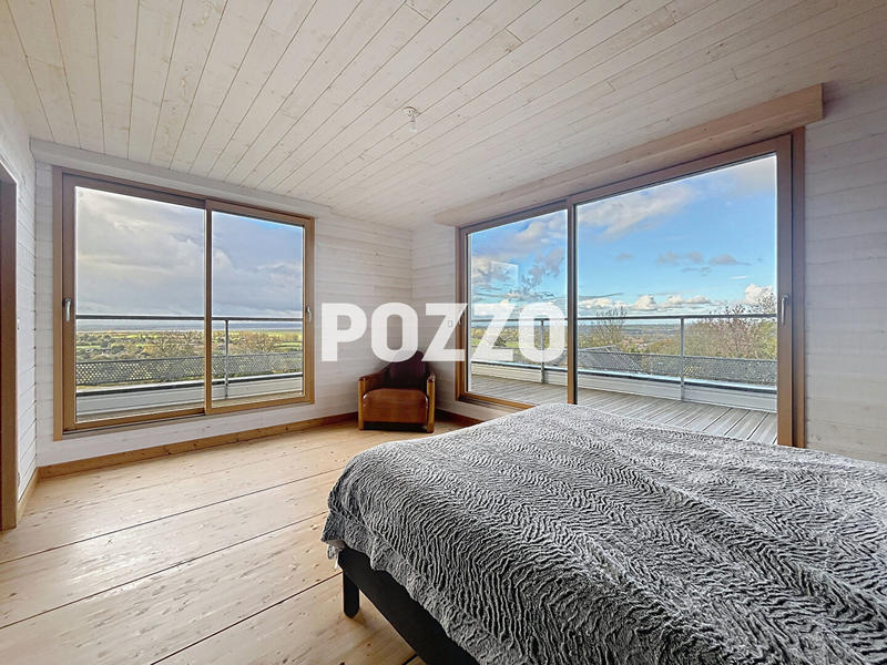 Maison - 202 m² - 7 pièces