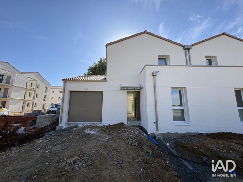 Maison - 99 m² - 5 pièces