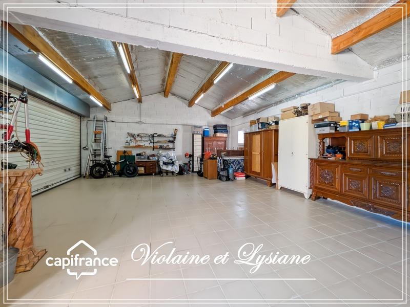 Propriété - 179 m² - 8 pièces