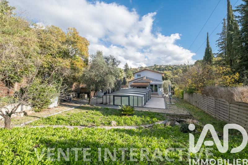 Maison - 224 m² - 9 pièces