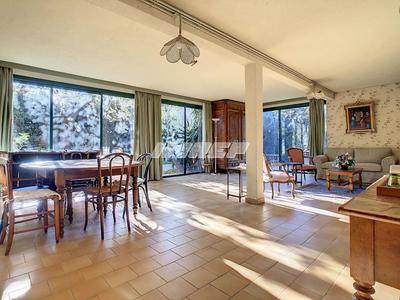 Maison - 200 m² - 7 pièces