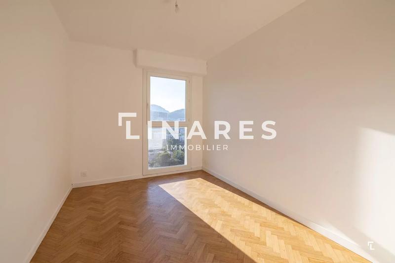 Appartement - 83 m² - 4 pièces