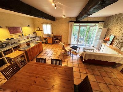 Maison - 281 m² - 7 pièces