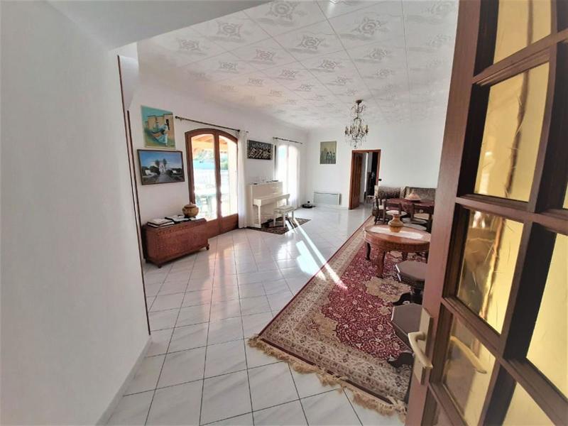 Maison - 300 m² - 10 pièces