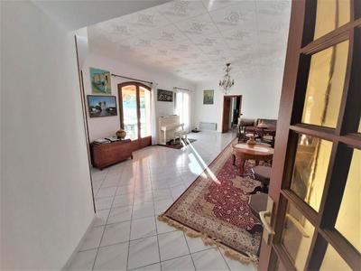 Maison - 300 m² - 10 pièces