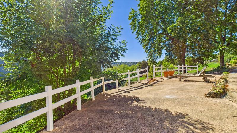 Mas - 780 m² - 20 pièces