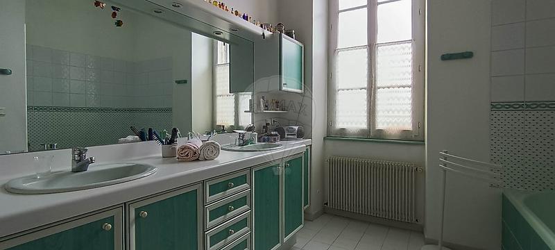 Maison de maîtres - 395 m² - 12 pièces