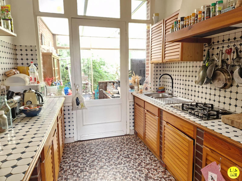 Maison - 248 m² - 9 pièces