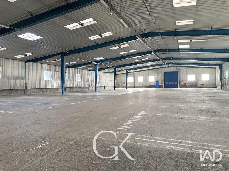 Local commercial - 9 839 m²