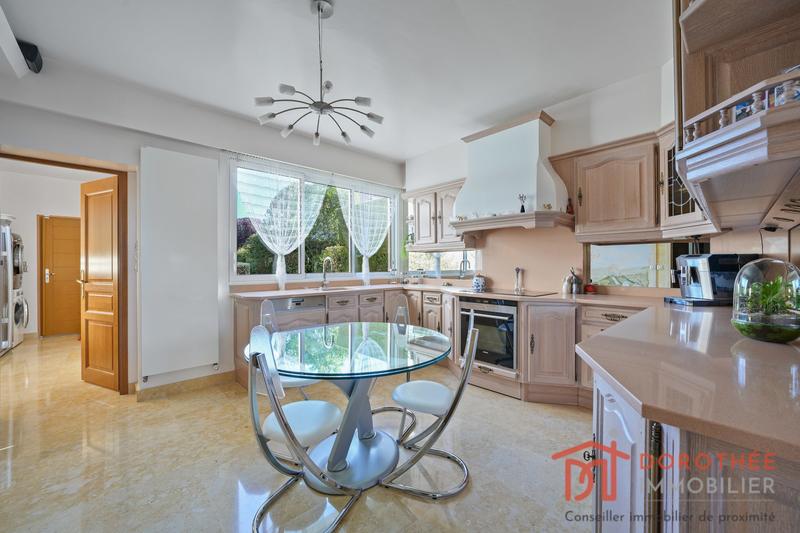 Villa - 248 m² - 8 pièces