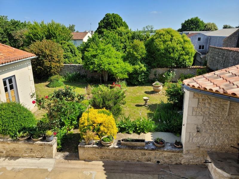 Maison de village - 315 m² - 7 pièces