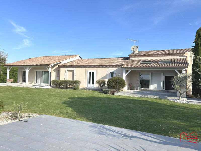 Maison contemporaine - 220 m² - 7 pièces