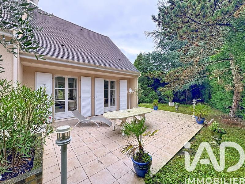 Maison - 245 m² - 7 pièces