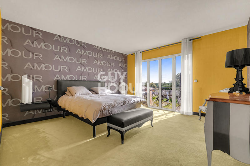 Demeure - 394 m² - 10 pièces