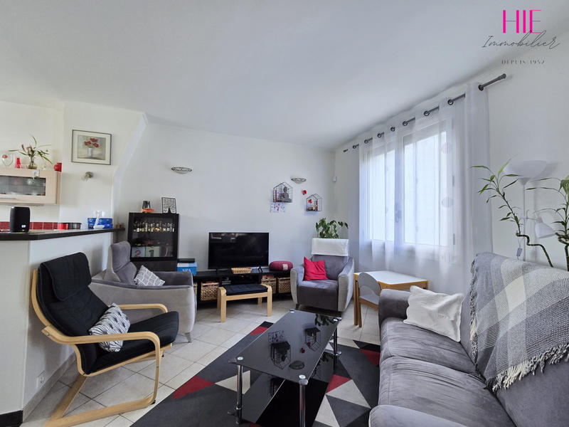 Maison traditionnelle - 90 m² - 6 pièces