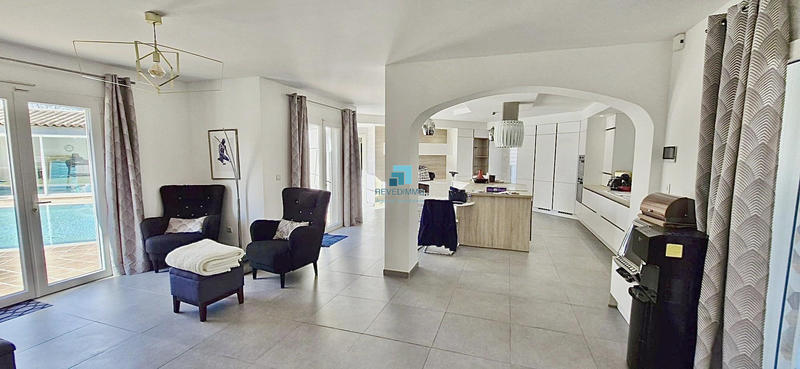 Villa - 287 m² - 5 pièces