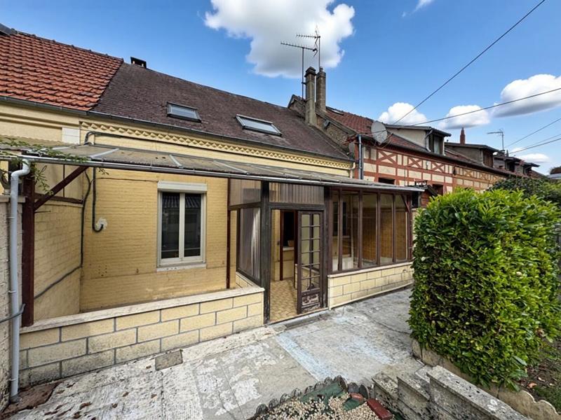 Maison - 90 m² - 4 pièces