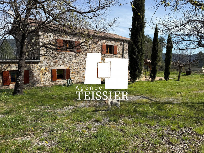 Maison - 217 m² - 9 pièces