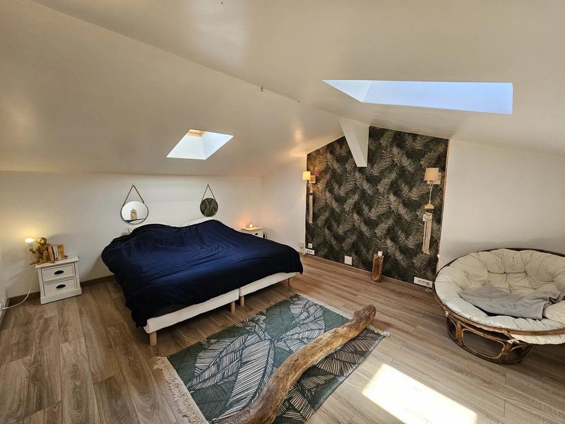 Maison - 157 m² - 9 pièces