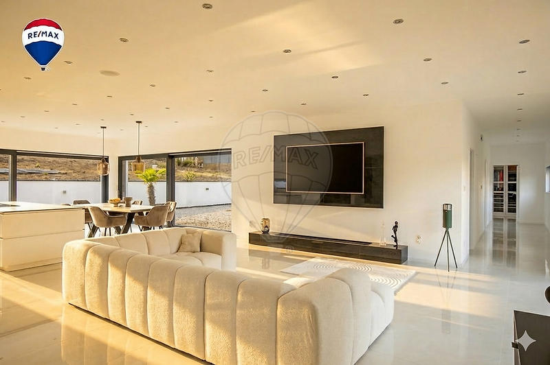 Maison - 187 m² - 6 pièces