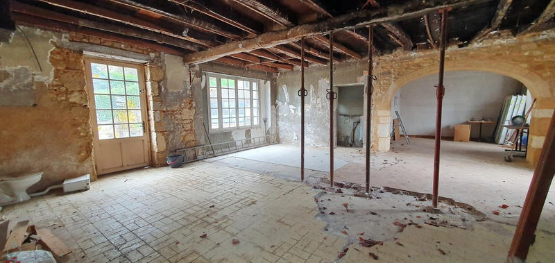 Maison - 250 m² - 8 pièces