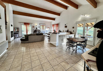 Maison - 125 m² - 5 pièces