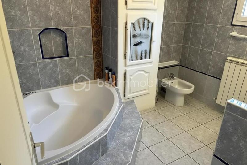 Villa - 180 m² - 7 pièces