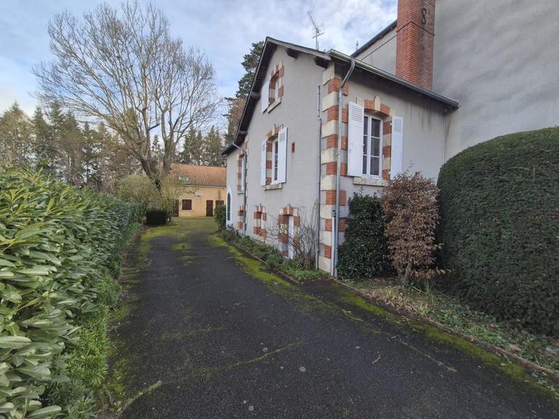 Maison - 300 m² - 7 pièces