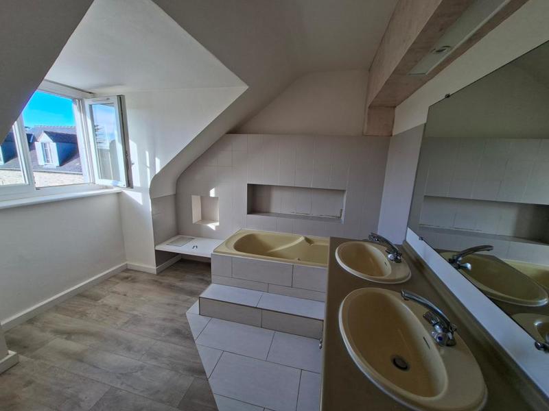 Maison - 185 m² - 6 pièces