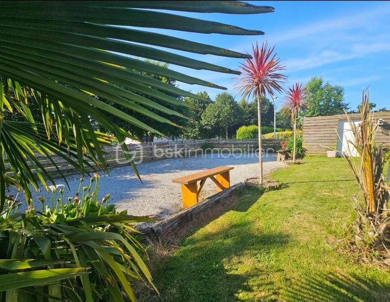 Maison traditionnelle - 135 m² - 8 pièces