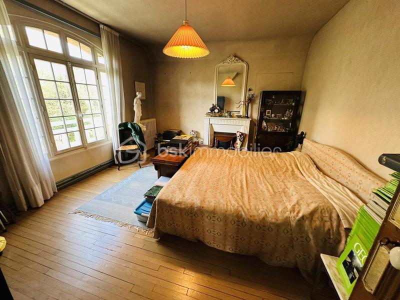 Demeure - 140 m² - 5 pièces