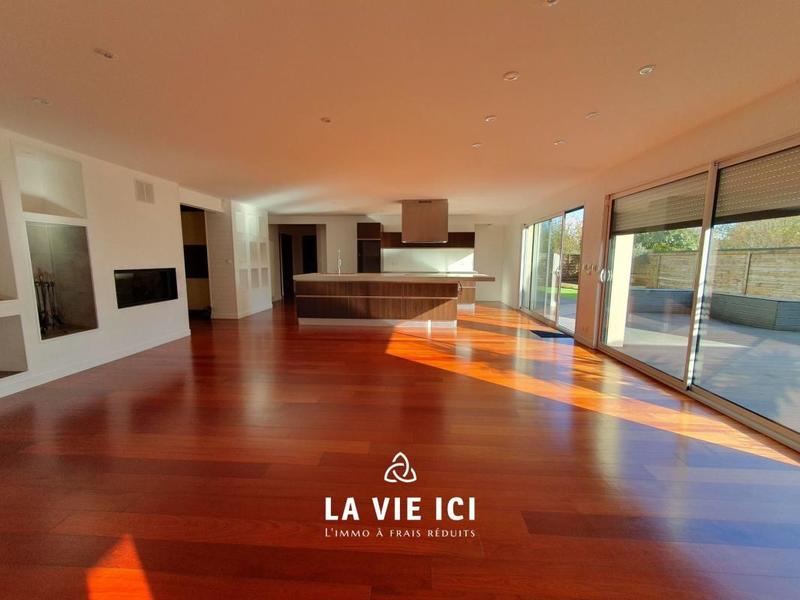 Villa - 220 m² - 9 pièces