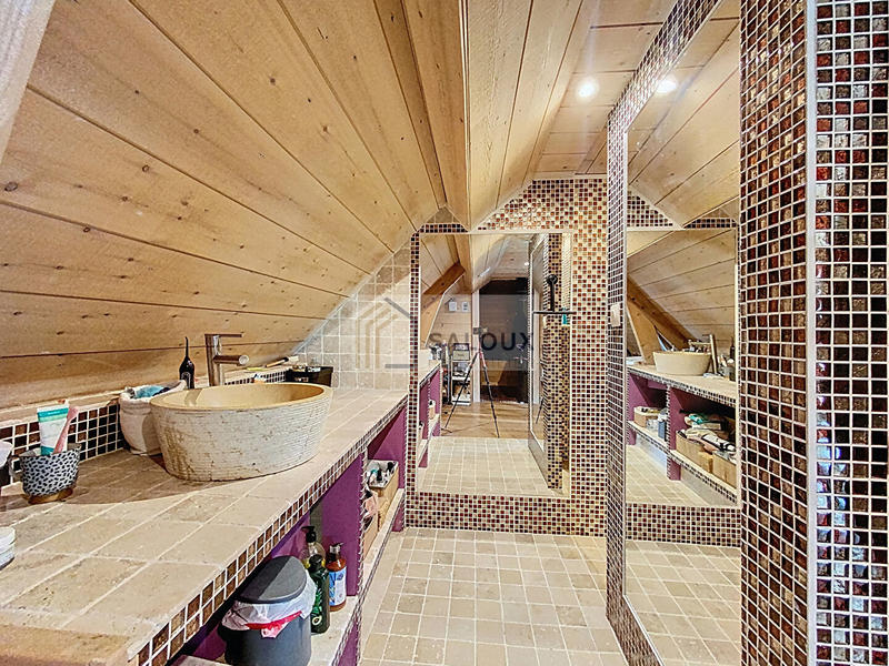 Maison - 273 m² - 7 pièces