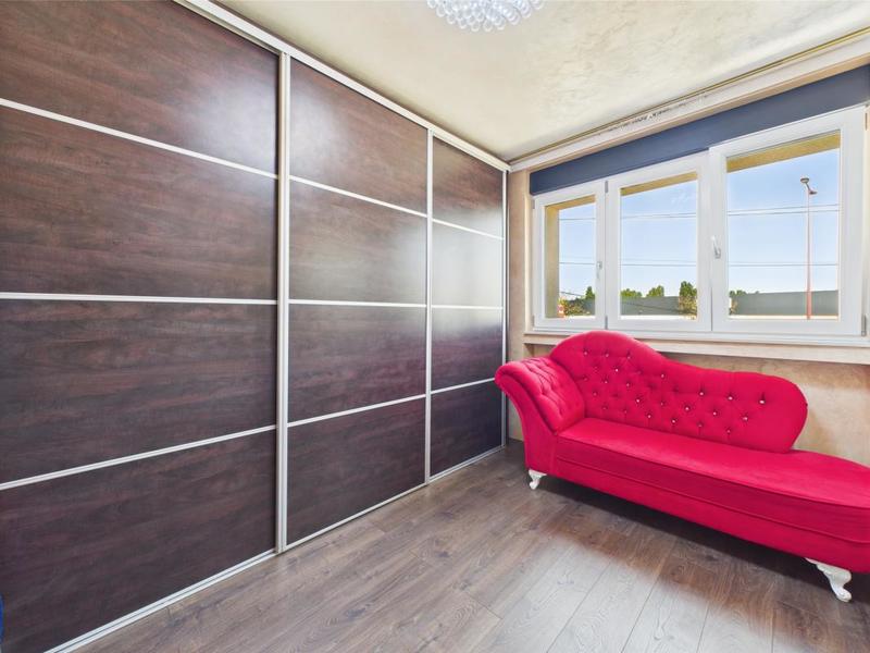 Maison - 255 m² - 9 pièces